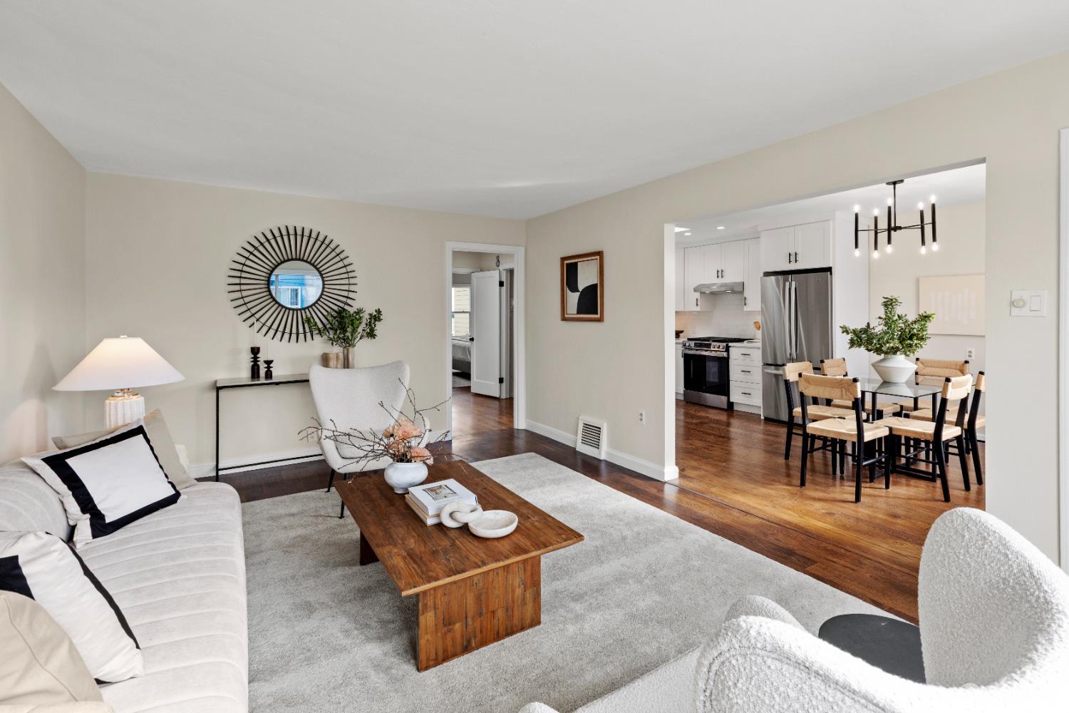 Detail Gallery Image 4 of 90 For 22 Tioga Ave, San Francisco,  CA 94134 - 3 Beds | 2 Baths