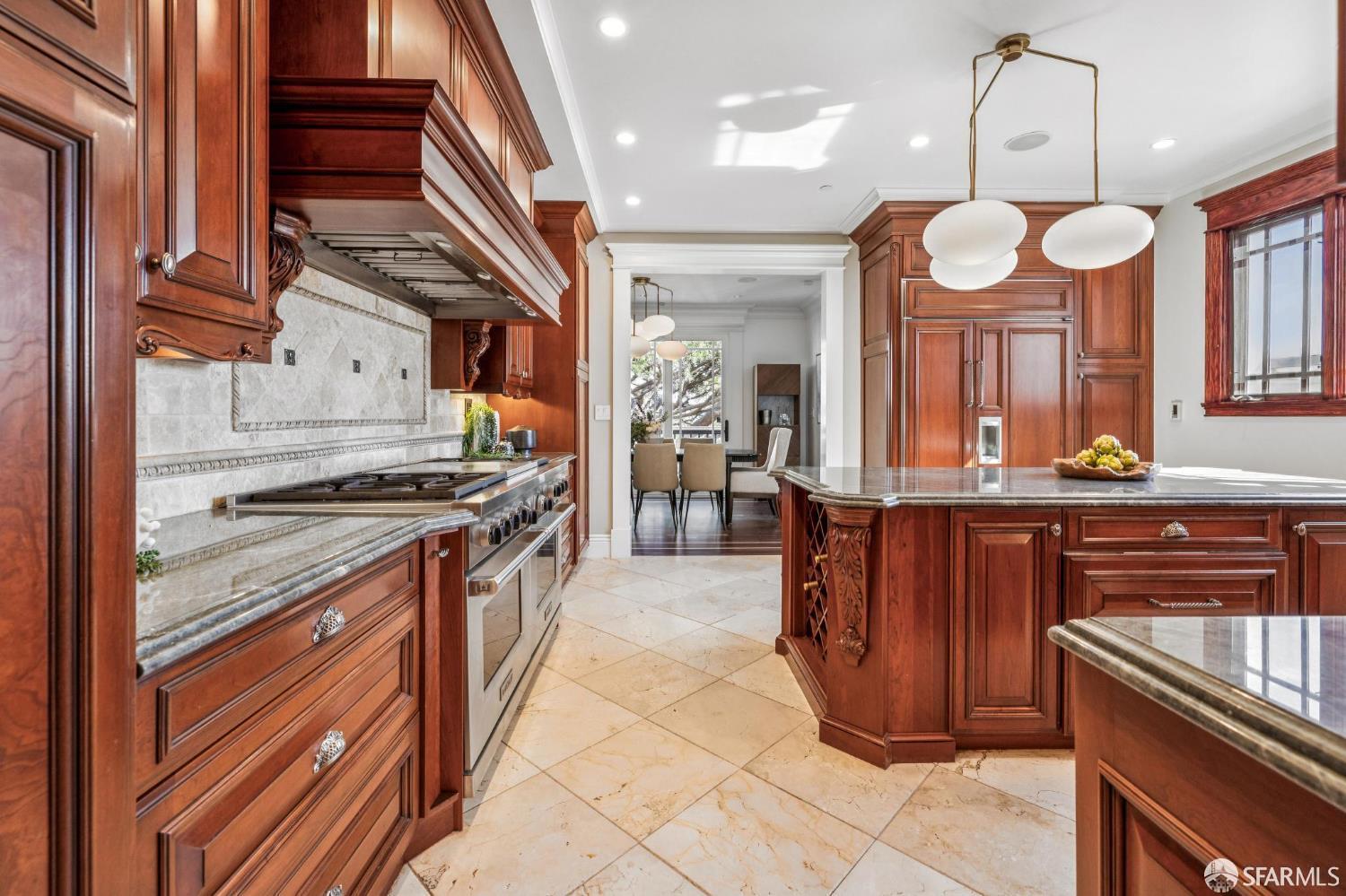 Detail Gallery Image 18 of 77 For 729 Douglass St #U,  San Francisco,  CA 94114 - 4 Beds | 4 Baths