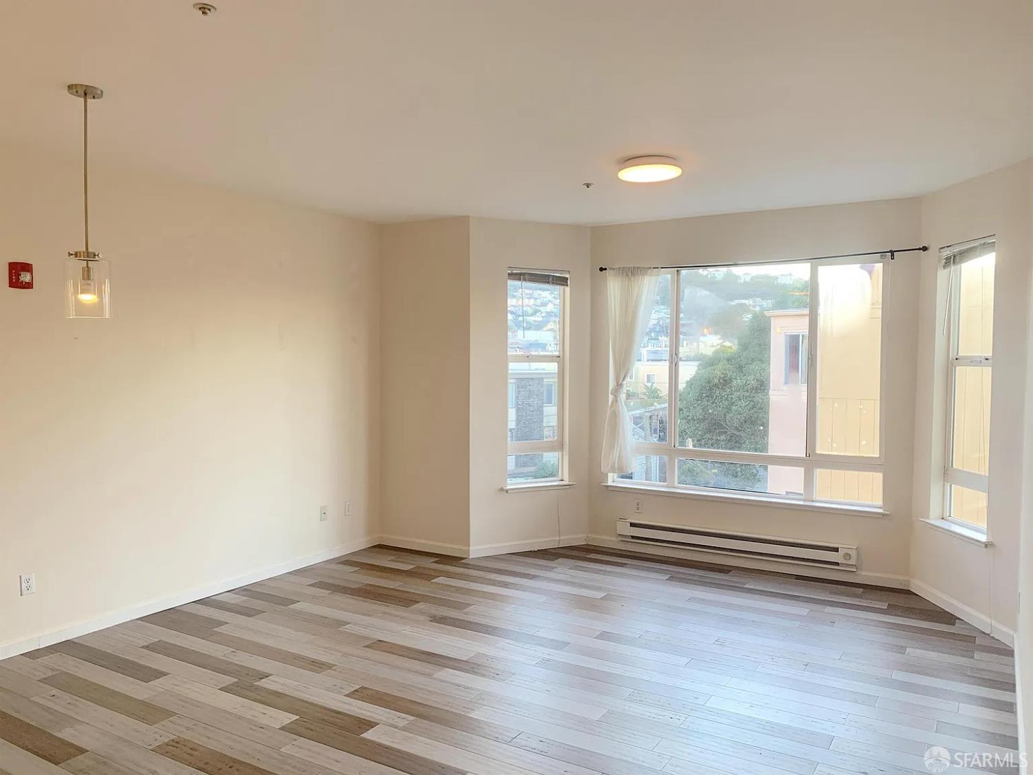 Detail Gallery Image 3 of 17 For 5810 Mission St #404,  San Francisco,  CA 95762 - 2 Beds | 2 Baths