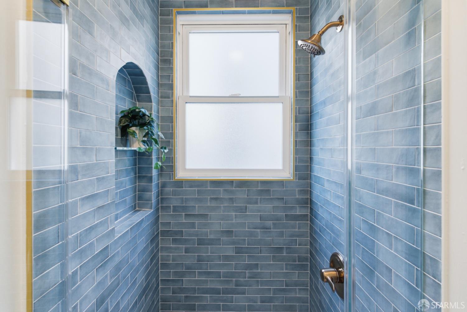 Detail Gallery Image 25 of 32 For 953 Leavenworth St, San Francisco,  CA 94109 - 3 Beds | 2 Baths