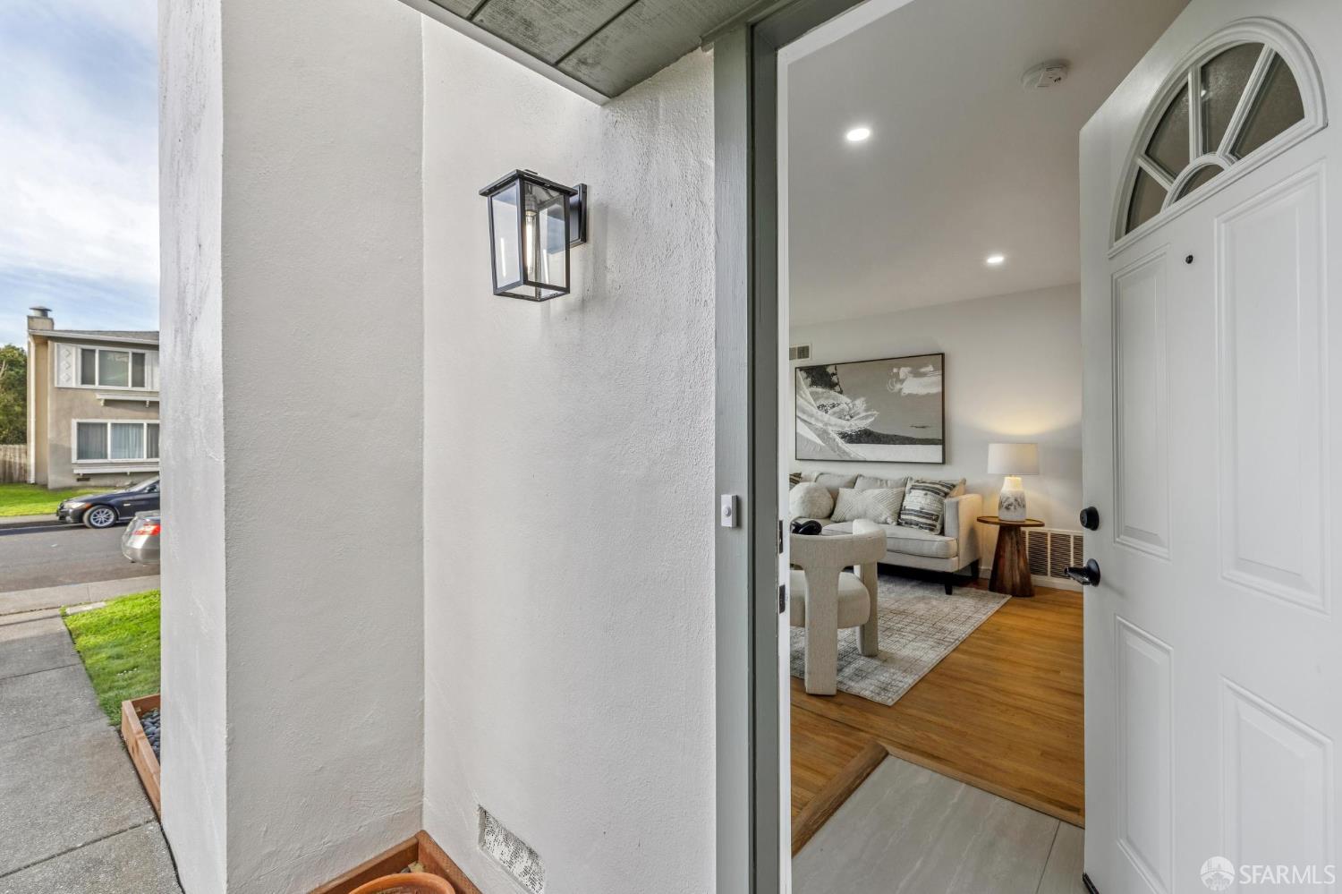 Detail Gallery Image 10 of 71 For 663 Foothill Dr, Pacifica,  CA 94044 - 3 Beds | 1/1 Baths