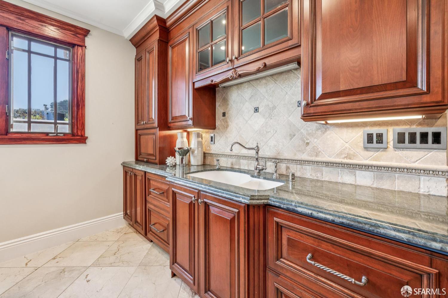 Detail Gallery Image 21 of 77 For 729 Douglass St #U,  San Francisco,  CA 94114 - 4 Beds | 4 Baths