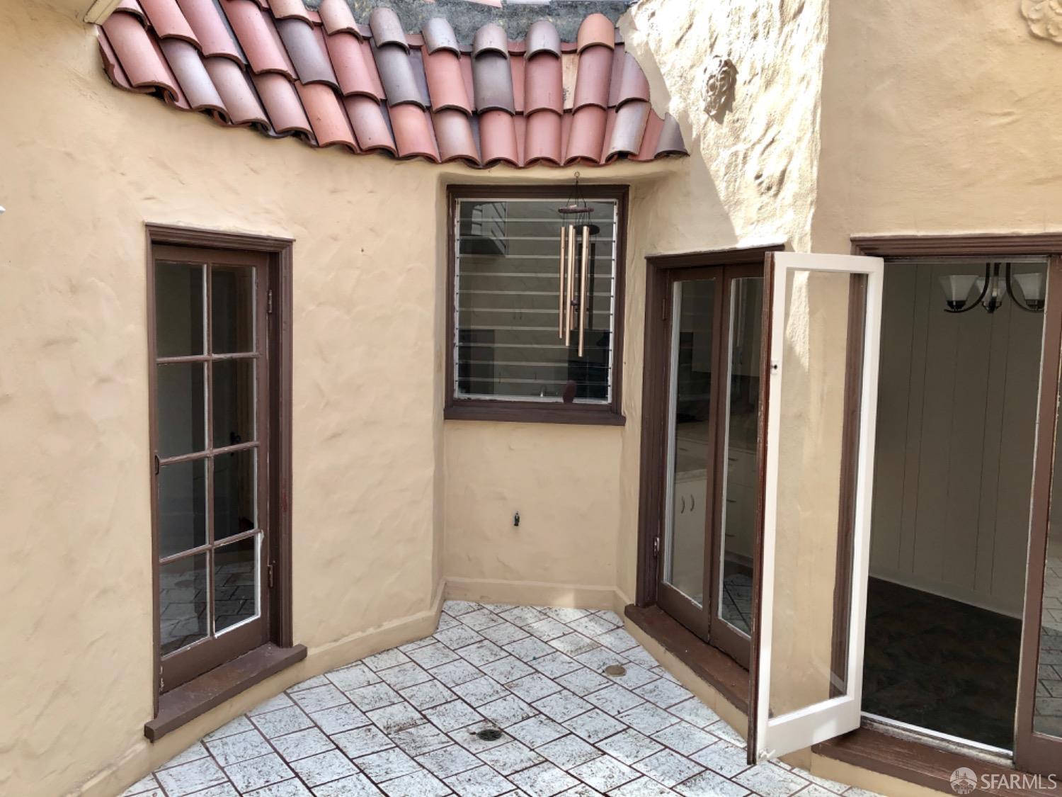 Detail Gallery Image 4 of 55 For Address Is Not Disclosed, San Francisco,  CA 94122 - 4 Beds | 2 Baths