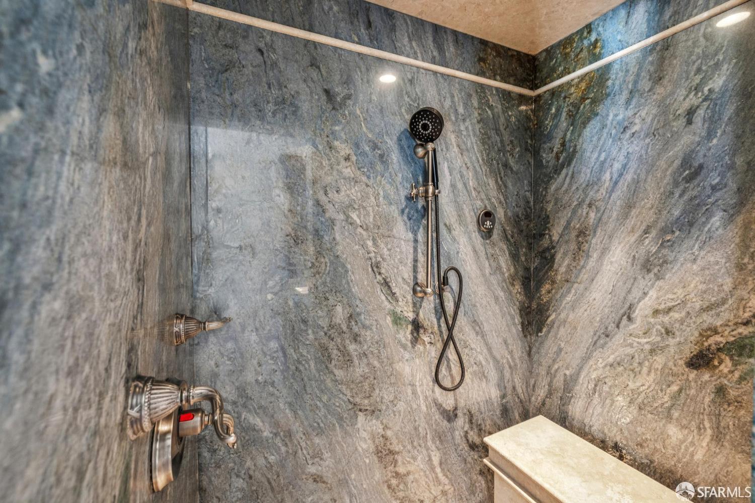 Detail Gallery Image 29 of 89 For 729 Douglass St, San Francisco,  CA 94114 - – Beds | – Baths