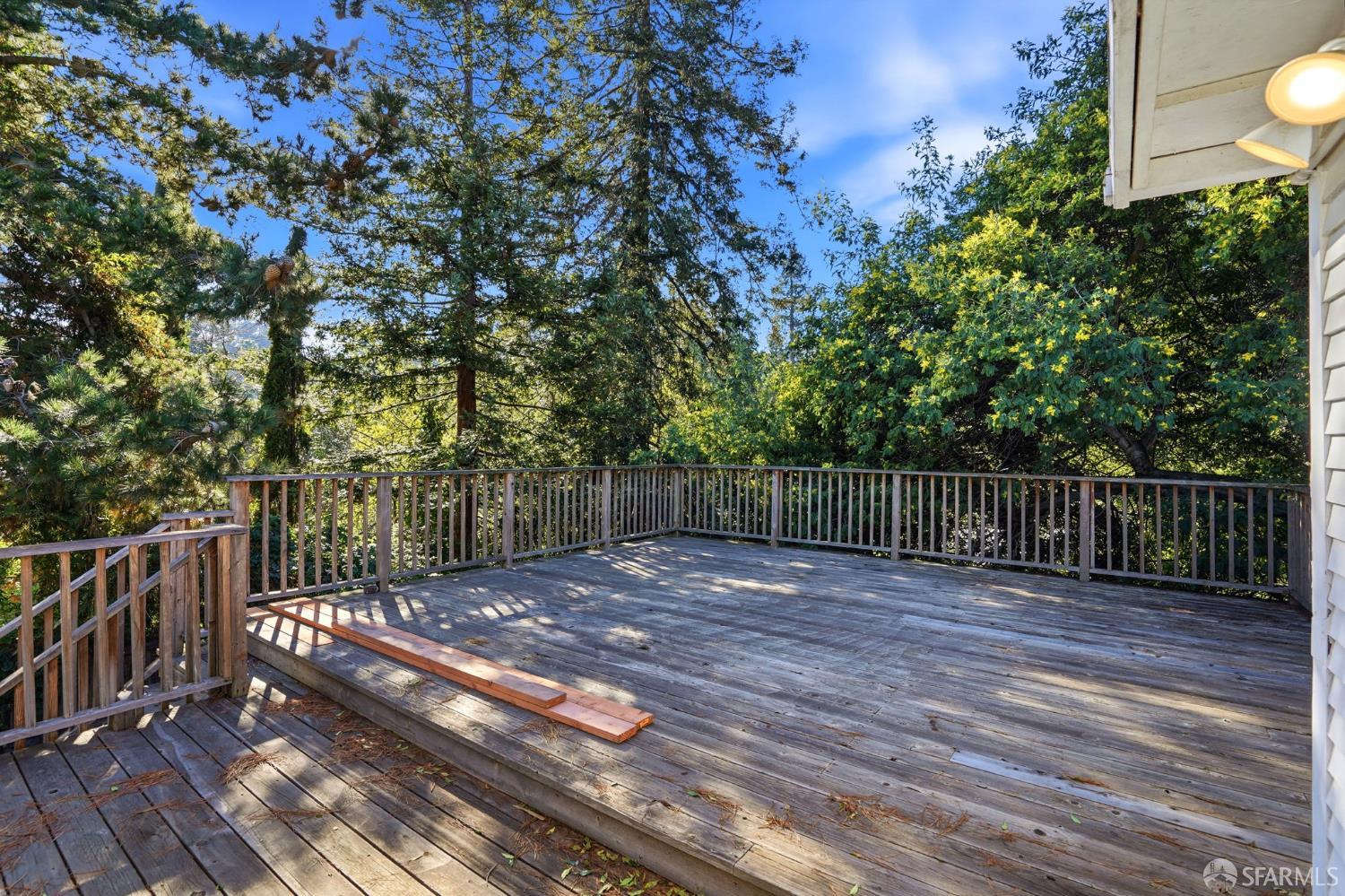 Detail Gallery Image 25 of 31 For 6383 Hillmont Dr, Oakland,  CA 94605 - 3 Beds | 1 Baths