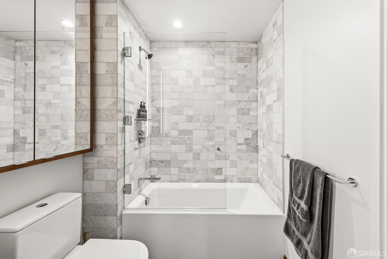 Photo #33: 426096196 Listing: Photo #33