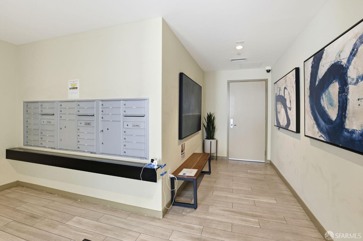 Detail Gallery Image 4 of 22 For 10 Kennedy Pl #201,  San Francisco,  CA 94124 - 1 Beds | 1 Baths