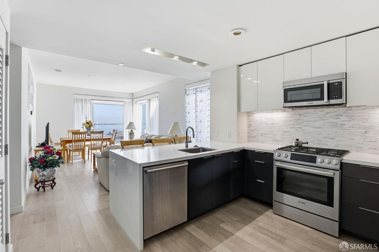 Detail Gallery Image 9 of 22 For 10 Kennedy Pl #201,  San Francisco,  CA 94124 - 1 Beds | 1 Baths