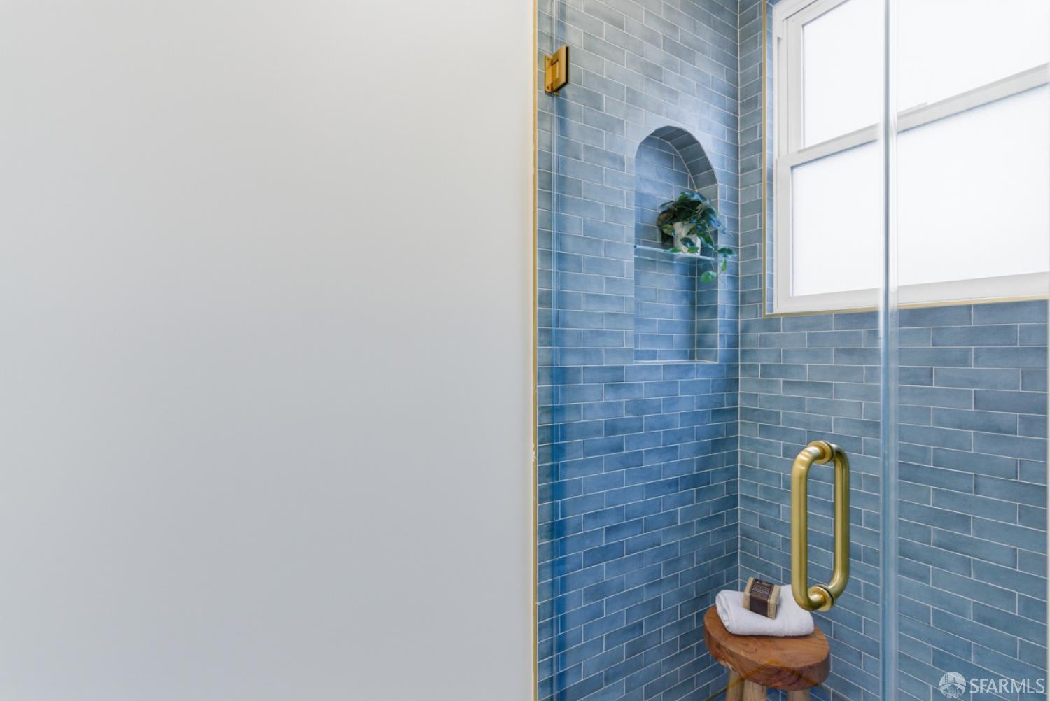 Detail Gallery Image 26 of 32 For 953 Leavenworth St, San Francisco,  CA 94109 - 3 Beds | 2 Baths