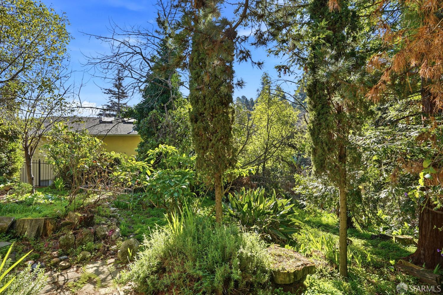 Detail Gallery Image 24 of 25 For 6391 Hillmont Dr, Oakland,  CA 94605 - 2 Beds | 1 Baths