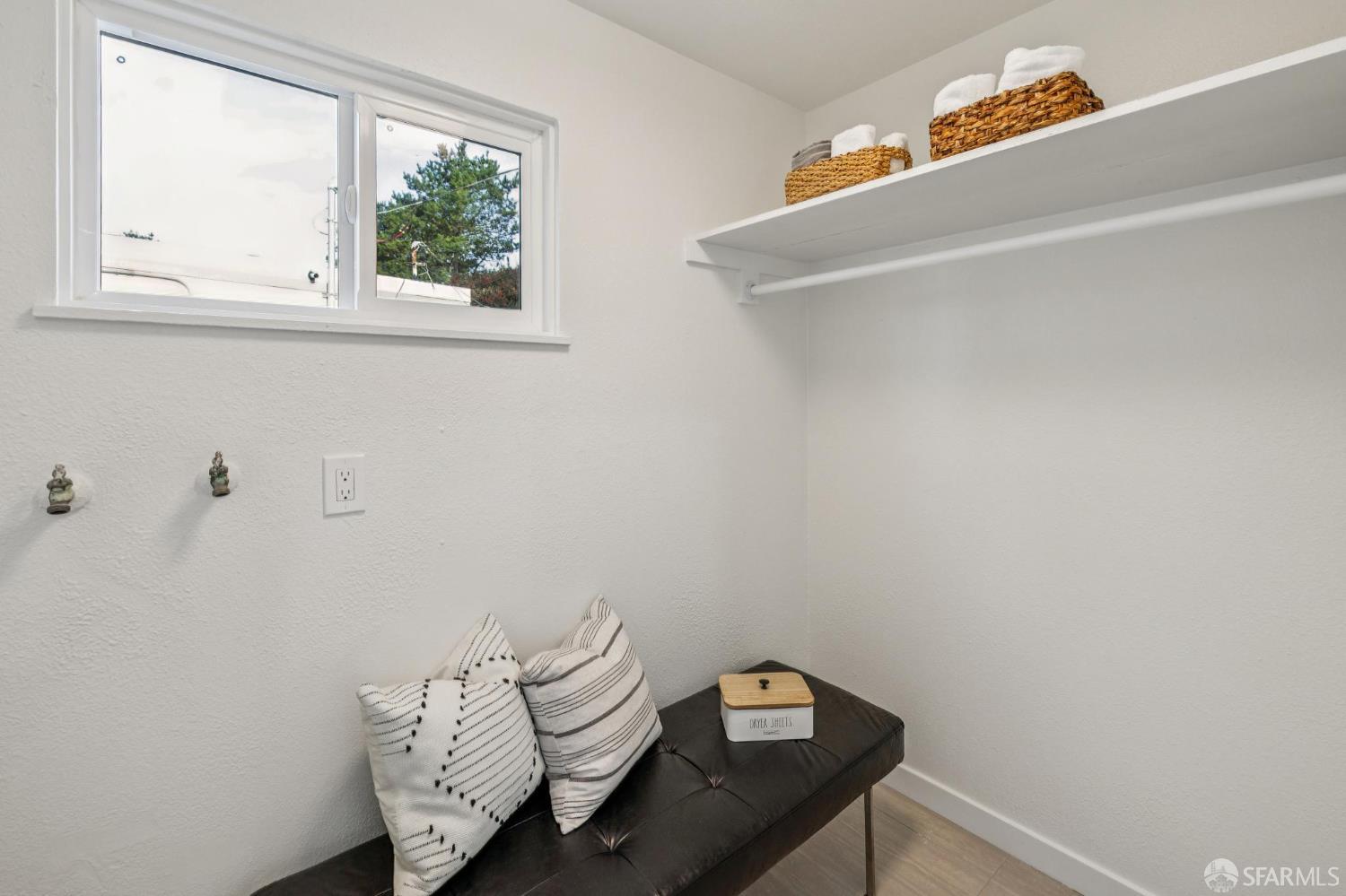 Detail Gallery Image 34 of 71 For 663 Foothill Dr, Pacifica,  CA 94044 - 3 Beds | 1/1 Baths
