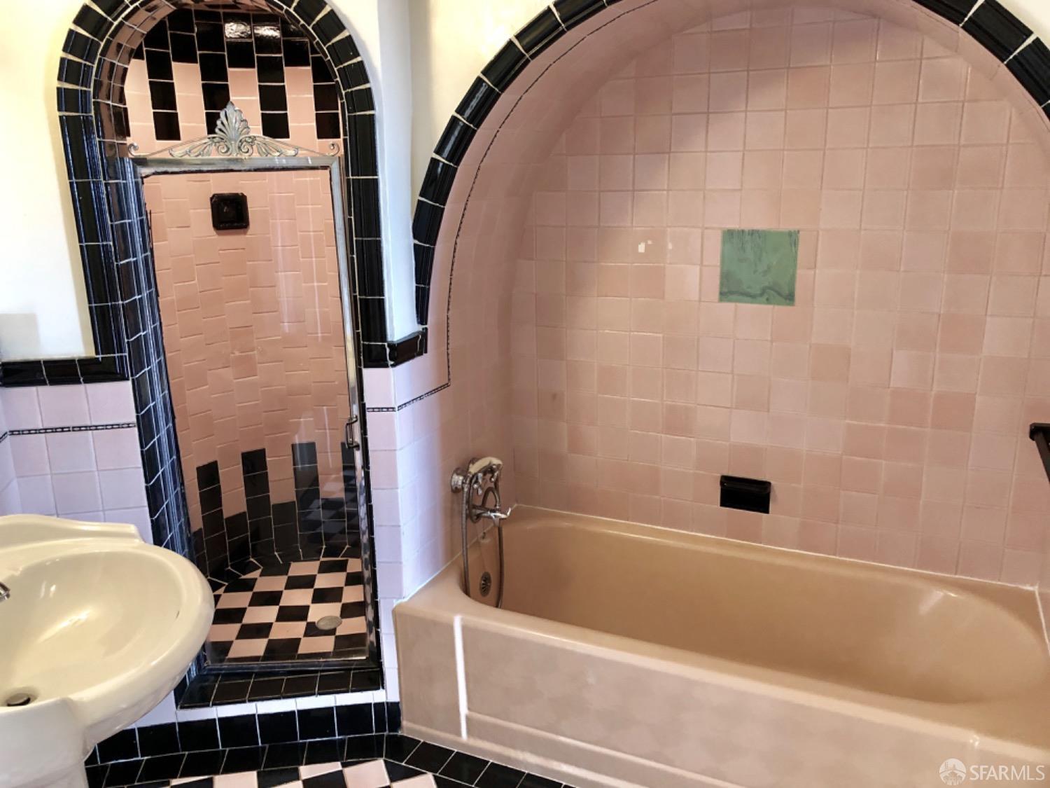 Detail Gallery Image 5 of 55 For Address Is Not Disclosed, San Francisco,  CA 94122 - 4 Beds | 2 Baths