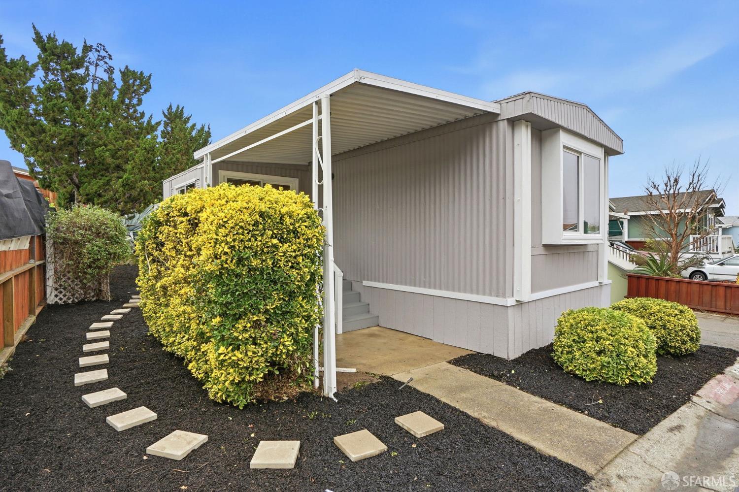 Detail Gallery Image 3 of 46 For 744 Treasure Dr, Bay Point,  CA 94565 - 2 Beds | 2 Baths