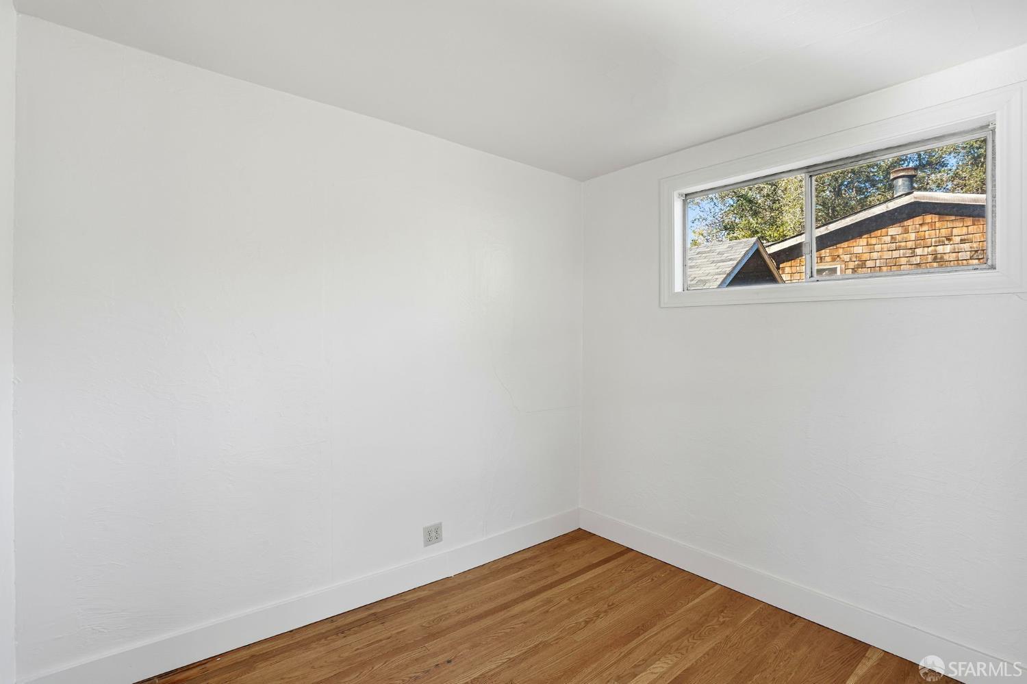 Detail Gallery Image 16 of 31 For 6383 Hillmont Dr, Oakland,  CA 94605 - 3 Beds | 1 Baths