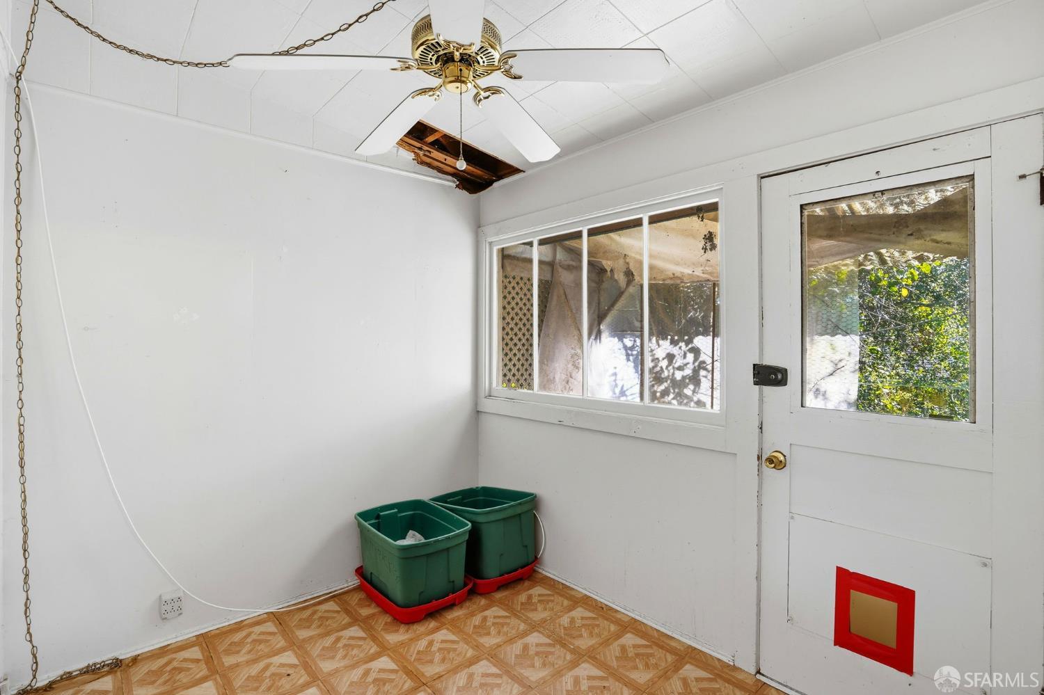 Detail Gallery Image 14 of 25 For 6391 Hillmont Dr, Oakland,  CA 94605 - 2 Beds | 1 Baths