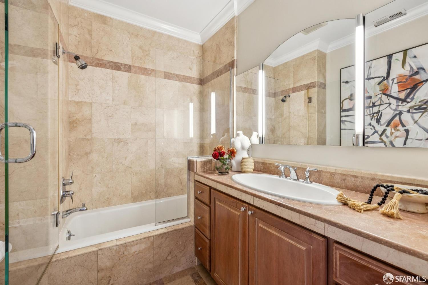 Detail Gallery Image 22 of 89 For 729 Douglass St, San Francisco,  CA 94114 - – Beds | – Baths