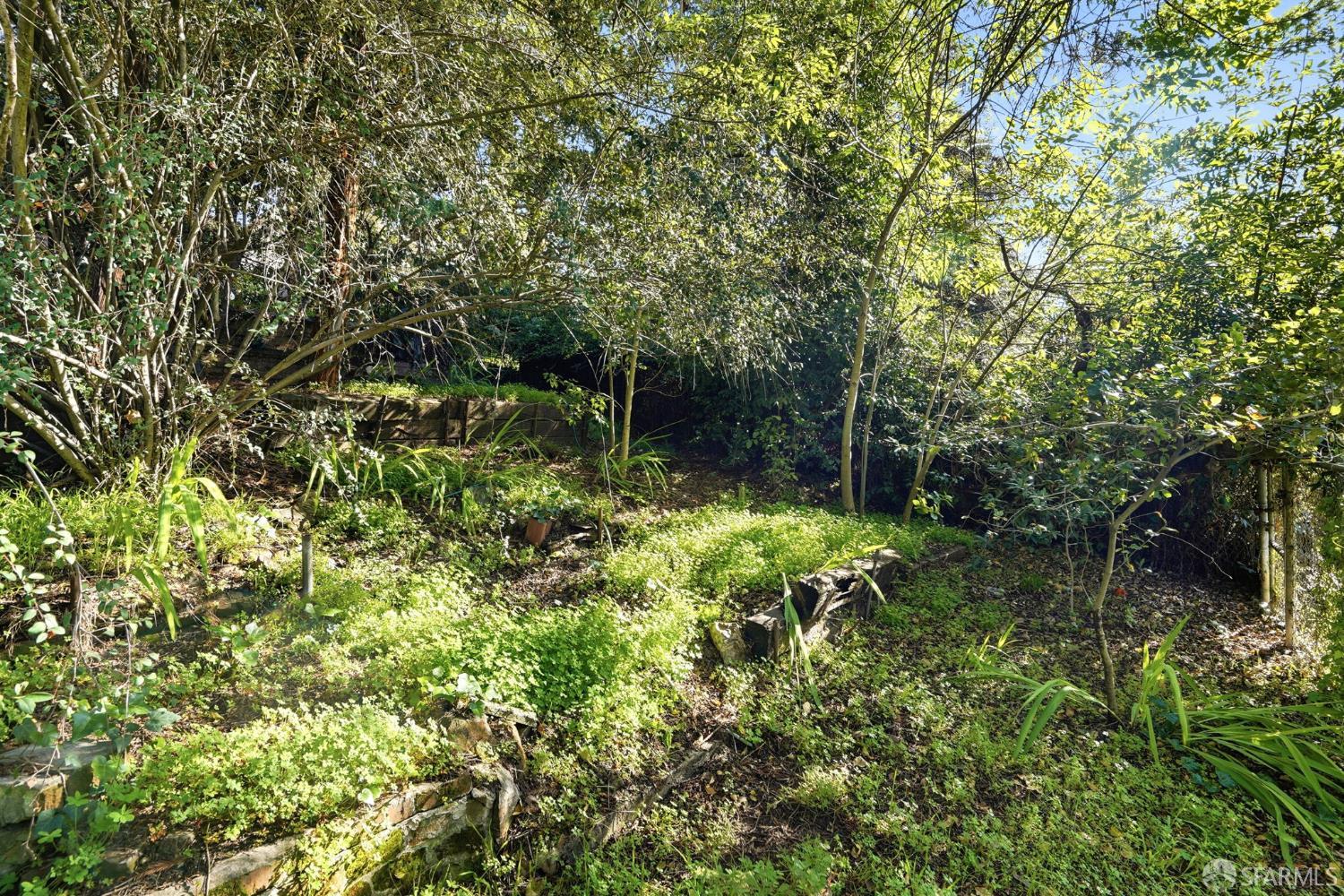 Detail Gallery Image 31 of 31 For 6383 Hillmont Dr, Oakland,  CA 94605 - 3 Beds | 1 Baths