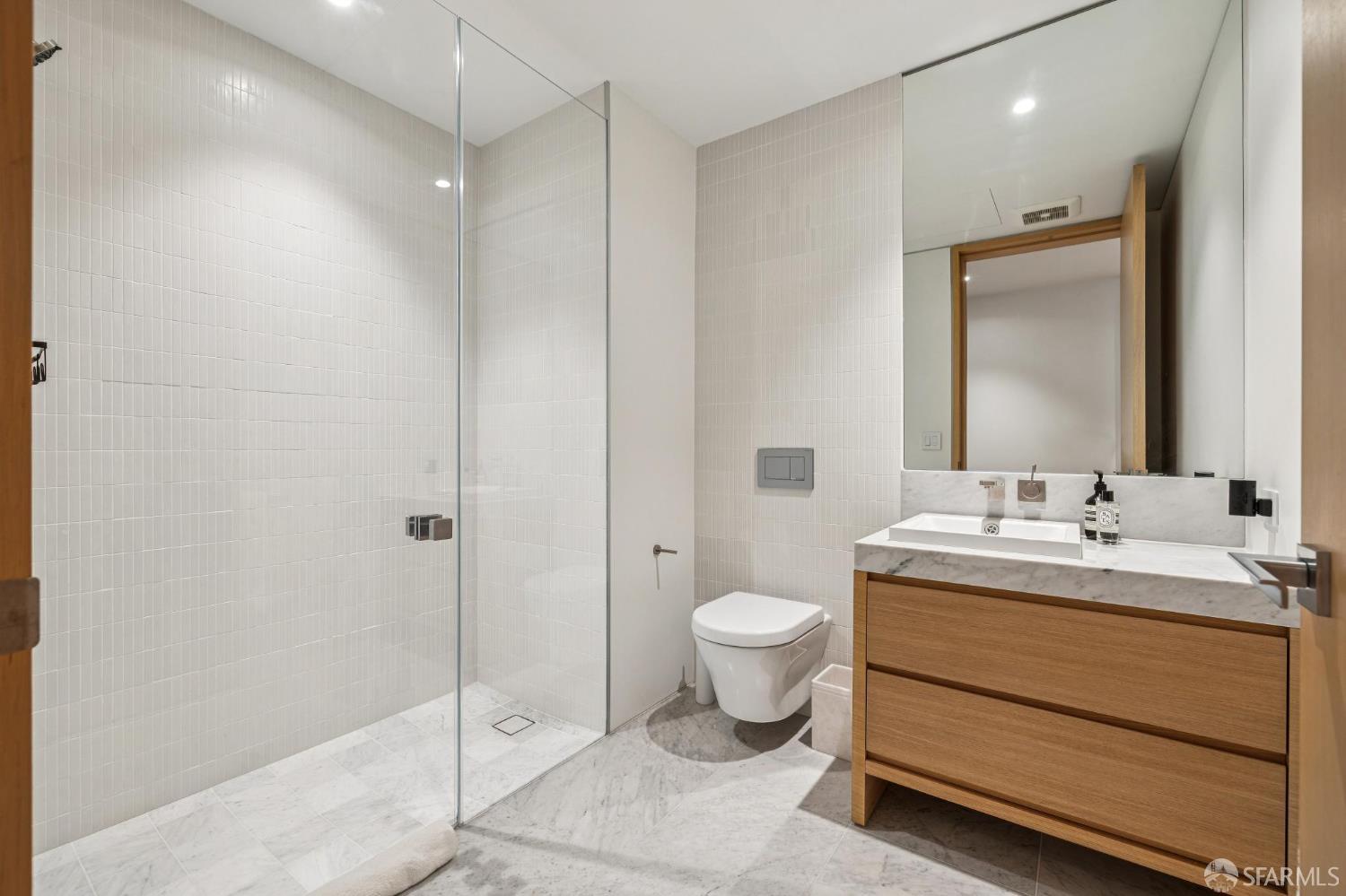 Detail Gallery Image 25 of 43 For 1 Steuart Ln #201,  San Francisco,  CA 94105 - 2 Beds | 2 Baths