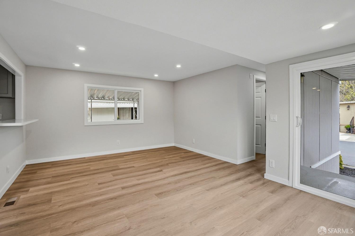 Detail Gallery Image 6 of 46 For 744 Treasure Dr, Bay Point,  CA 94565 - 2 Beds | 2 Baths