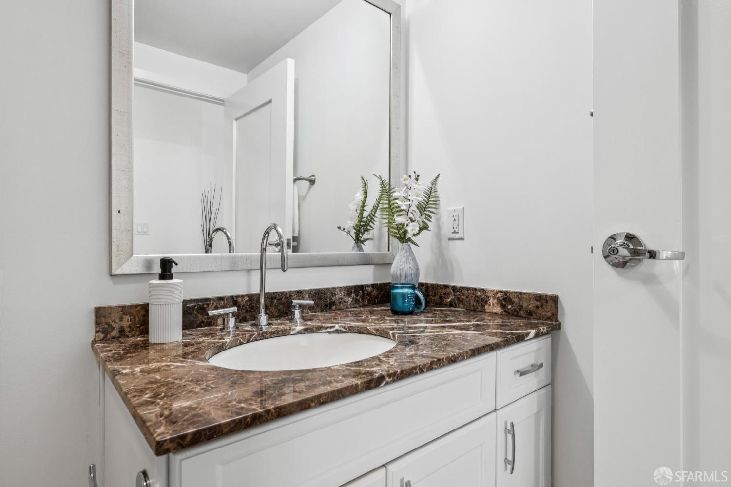 Photo #7: 425091395 Listing: Photo #7