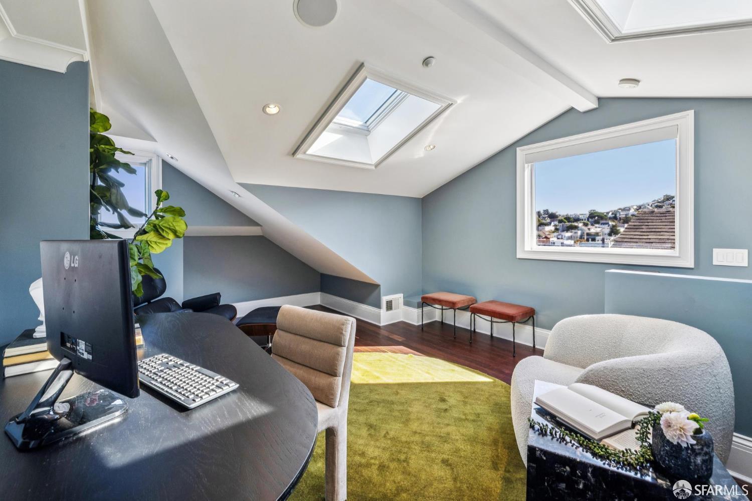 Detail Gallery Image 68 of 77 For 729 Douglass St #U,  San Francisco,  CA 94114 - 4 Beds | 4 Baths