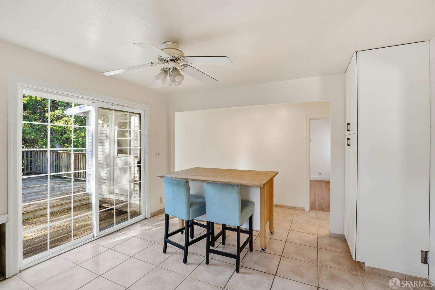 Detail Gallery Image 12 of 31 For 6383 Hillmont Dr, Oakland,  CA 94605 - 3 Beds | 1 Baths