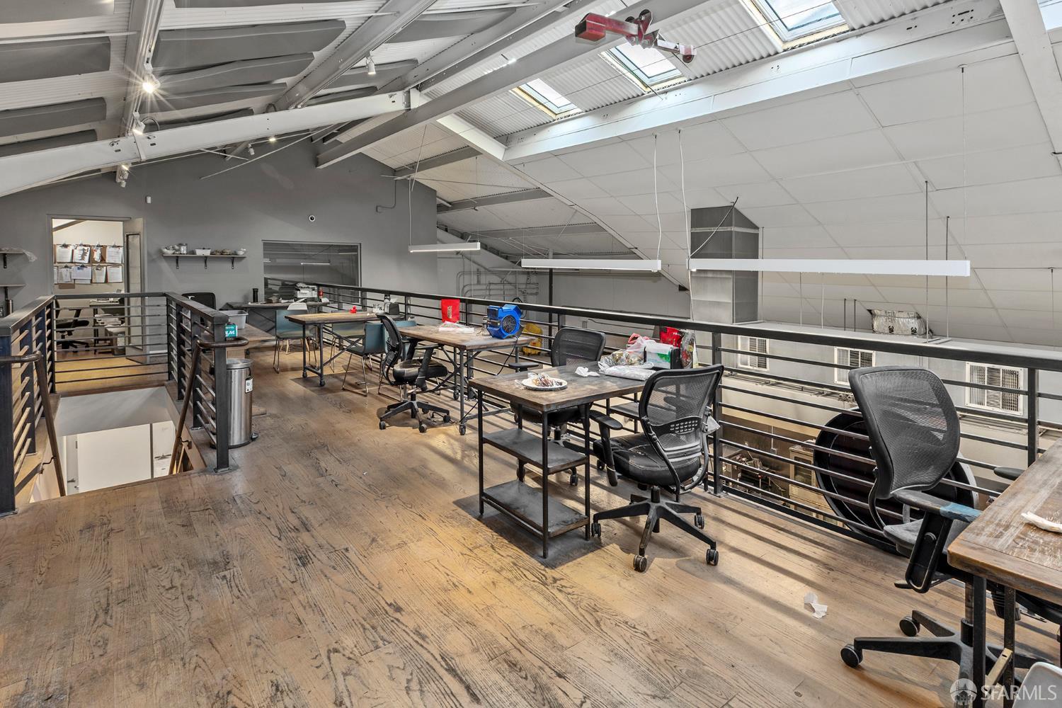 Detail Gallery Image 5 of 7 For 1400 Yosemite Ave, San Francisco,  CA 94124 - – Beds | – Baths