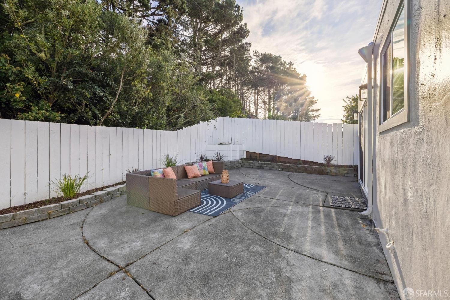 Detail Gallery Image 61 of 71 For 663 Foothill Dr, Pacifica,  CA 94044 - 3 Beds | 1/1 Baths