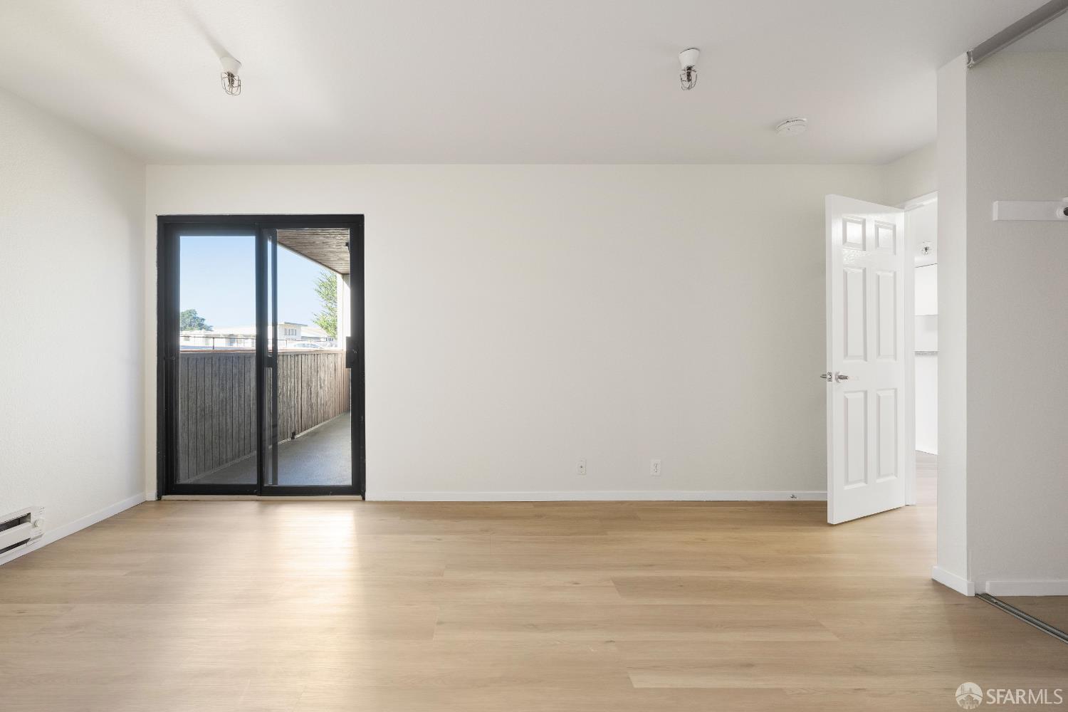 Detail Gallery Image 12 of 19 For 455 El Camino Real #307,  South San Francisco,  CA 94080 - 1 Beds | 1 Baths