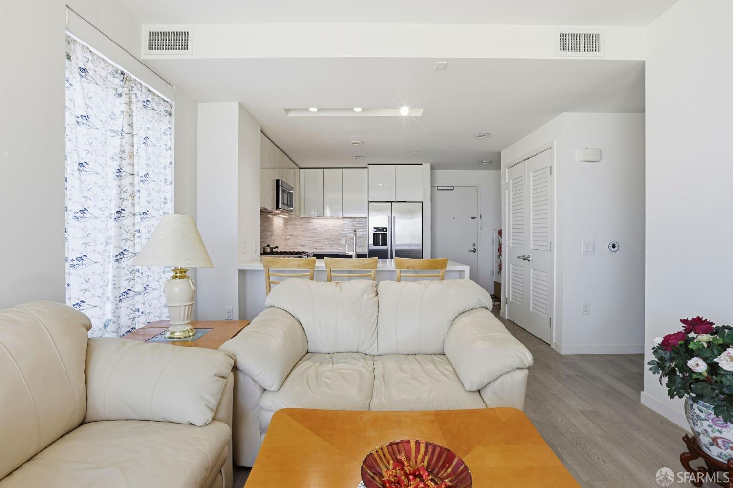 Detail Gallery Image 7 of 22 For 10 Kennedy Pl #201,  San Francisco,  CA 94124 - 1 Beds | 1 Baths