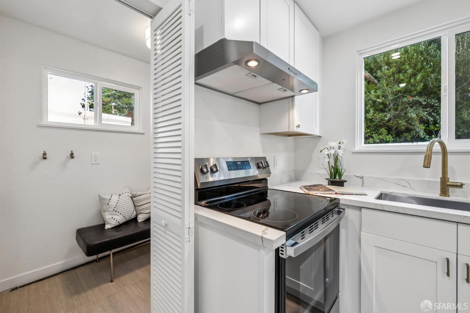 Detail Gallery Image 33 of 71 For 663 Foothill Dr, Pacifica,  CA 94044 - 3 Beds | 1/1 Baths