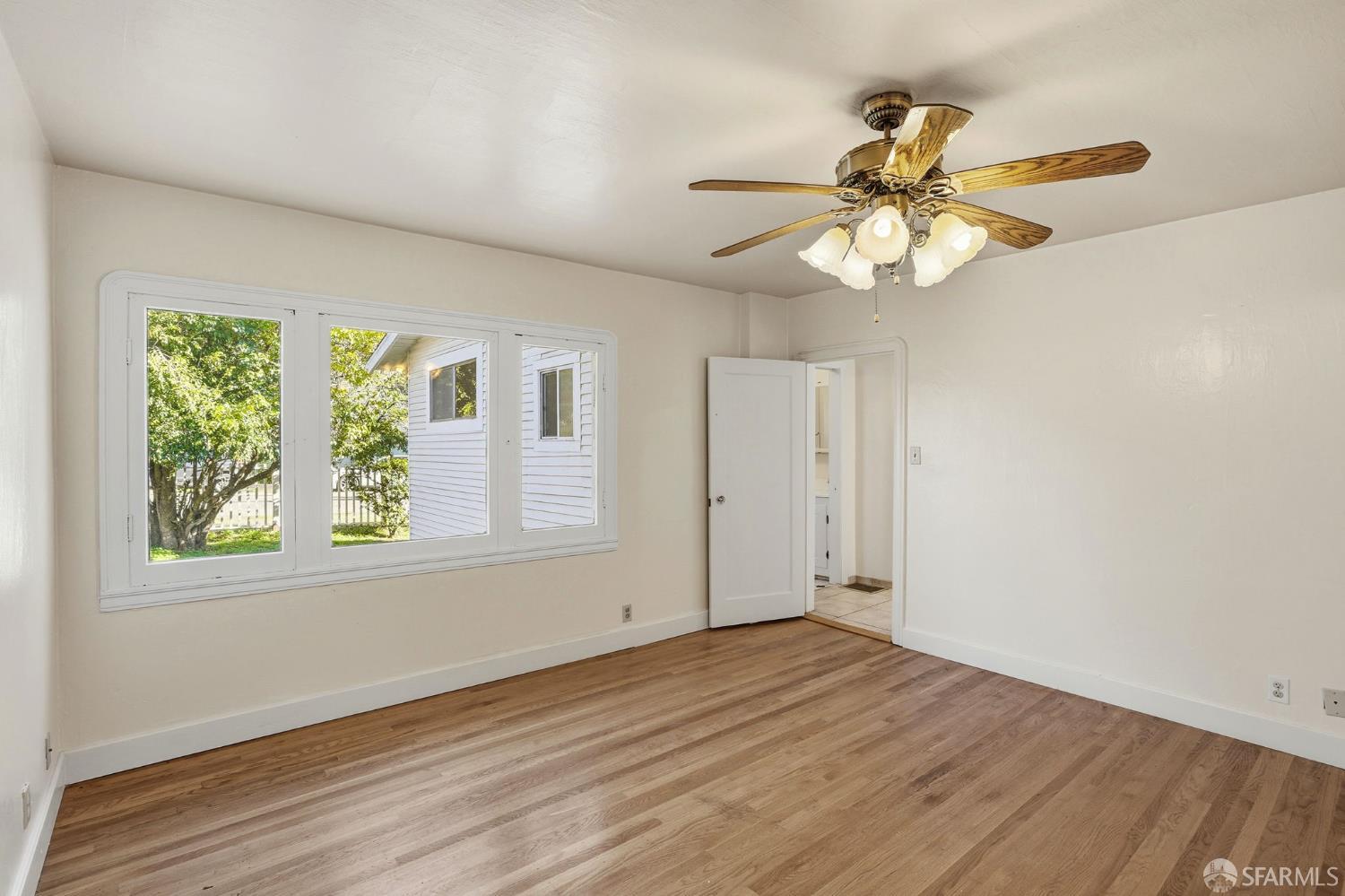 Detail Gallery Image 20 of 31 For 6383 Hillmont Dr, Oakland,  CA 94605 - 3 Beds | 1 Baths