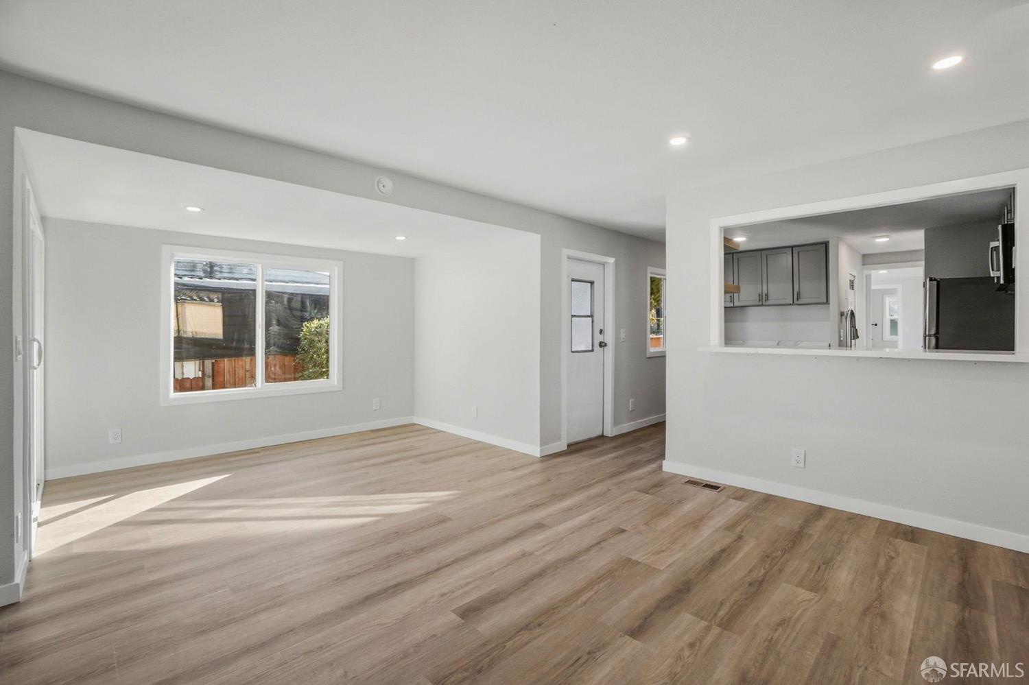 Detail Gallery Image 10 of 46 For 744 Treasure Dr, Bay Point,  CA 94565 - 2 Beds | 2 Baths