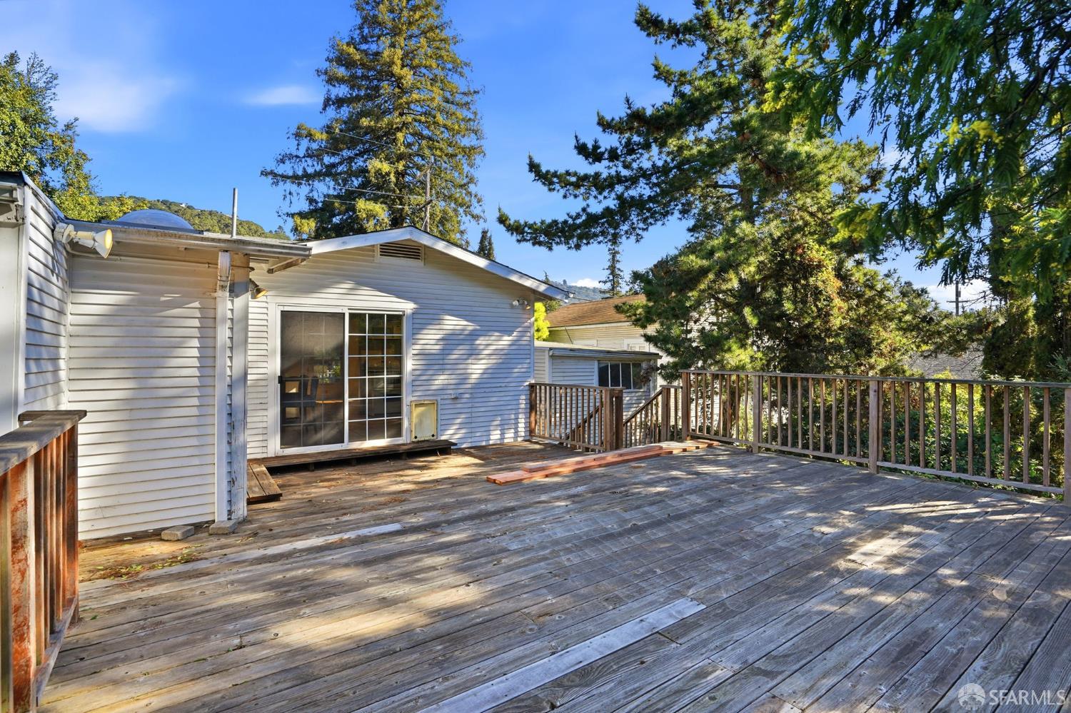 Detail Gallery Image 28 of 31 For 6383 Hillmont Dr, Oakland,  CA 94605 - 3 Beds | 1 Baths