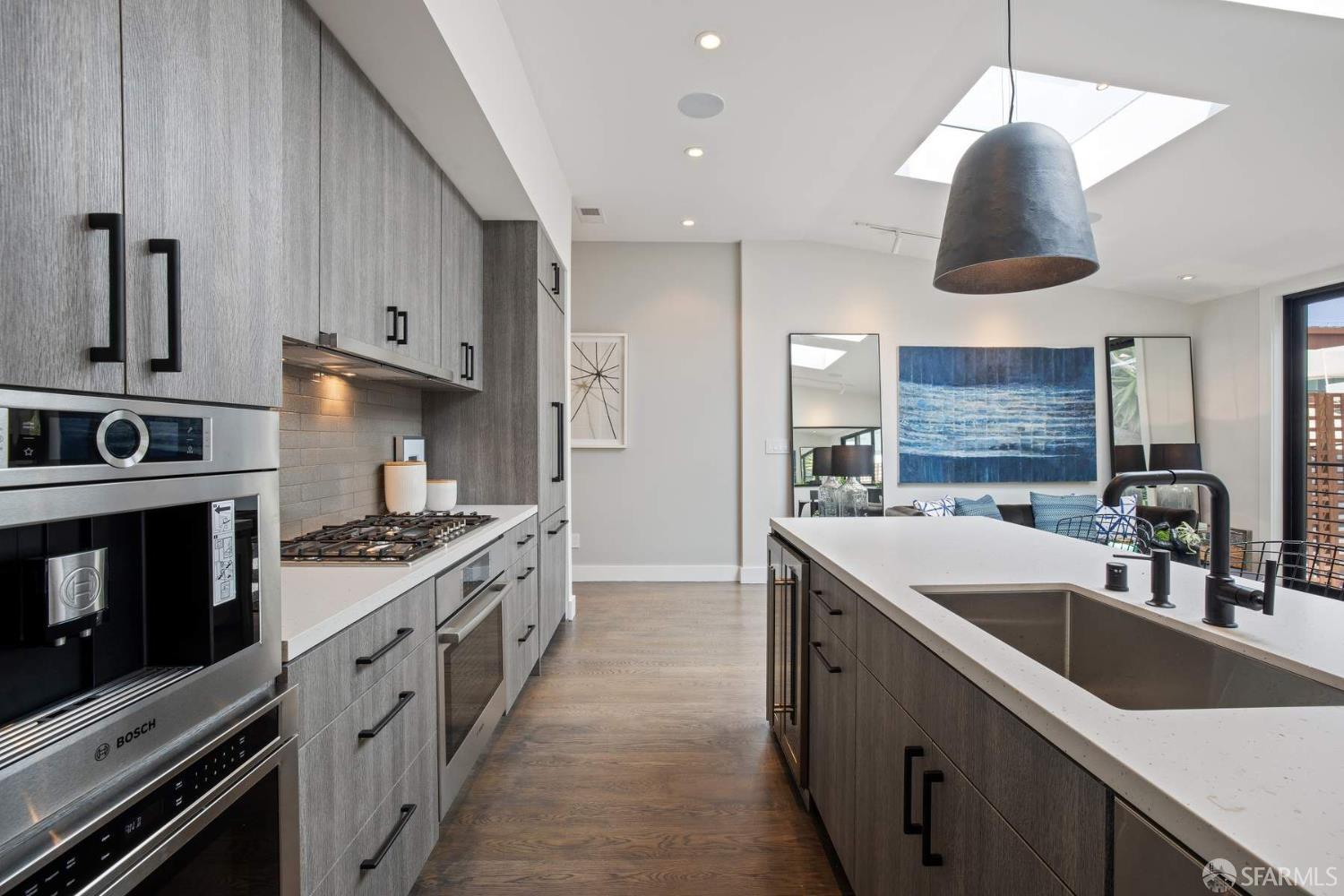 Detail Gallery Image 2 of 21 For 903 Minnesota St, San Francisco,  CA 94107 - 4 Beds | 3 Baths