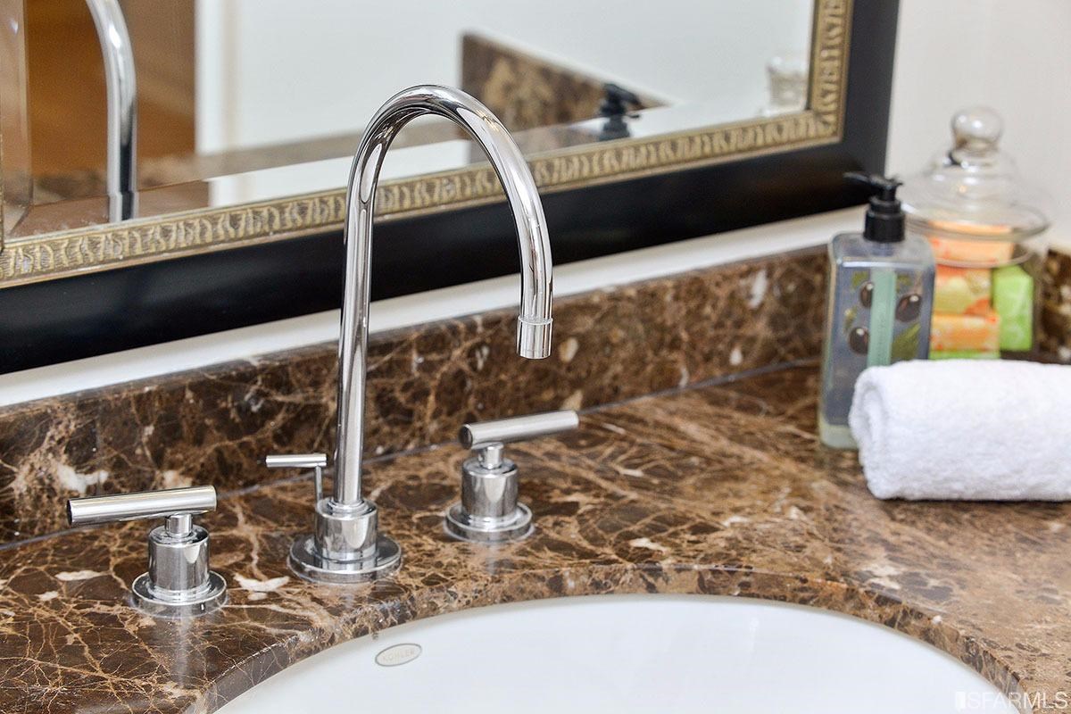 Photo #8: 425091395 Listing: Photo #8