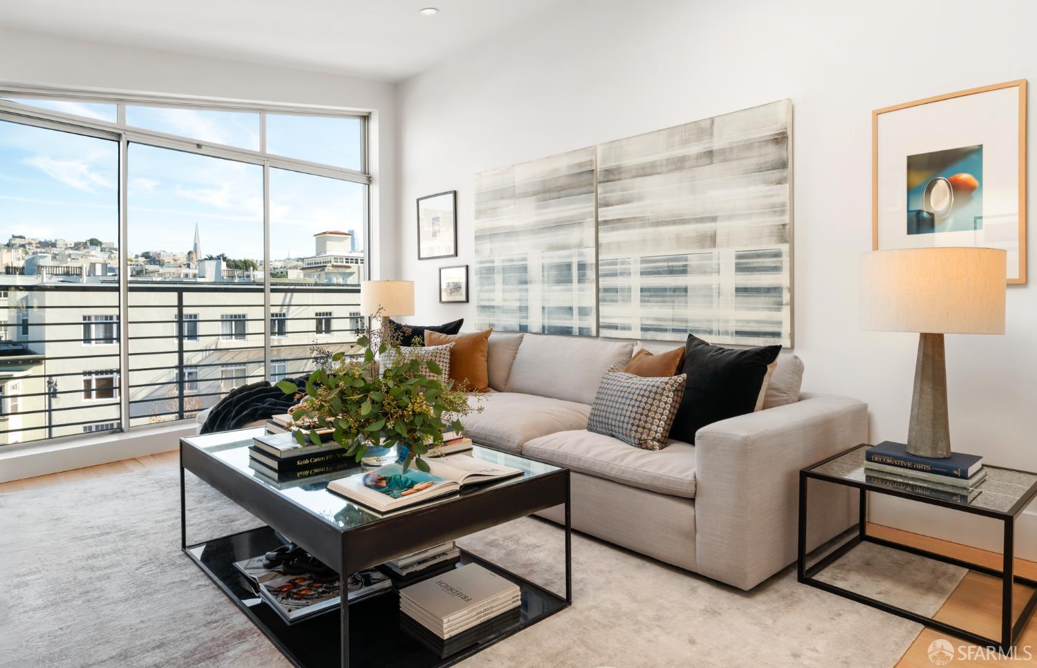 Detail Gallery Image 3 of 25 For 2315 Van Ness Ave #7,  San Francisco,  CA 94109 - 2 Beds | 1/1 Baths