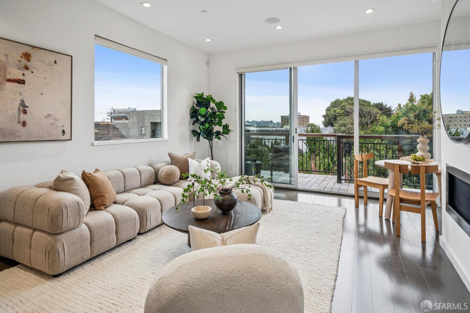 Detail Gallery Image 4 of 54 For 1479 Dolores St, San Francisco,  CA 94110 - 2 Beds | 2 Baths