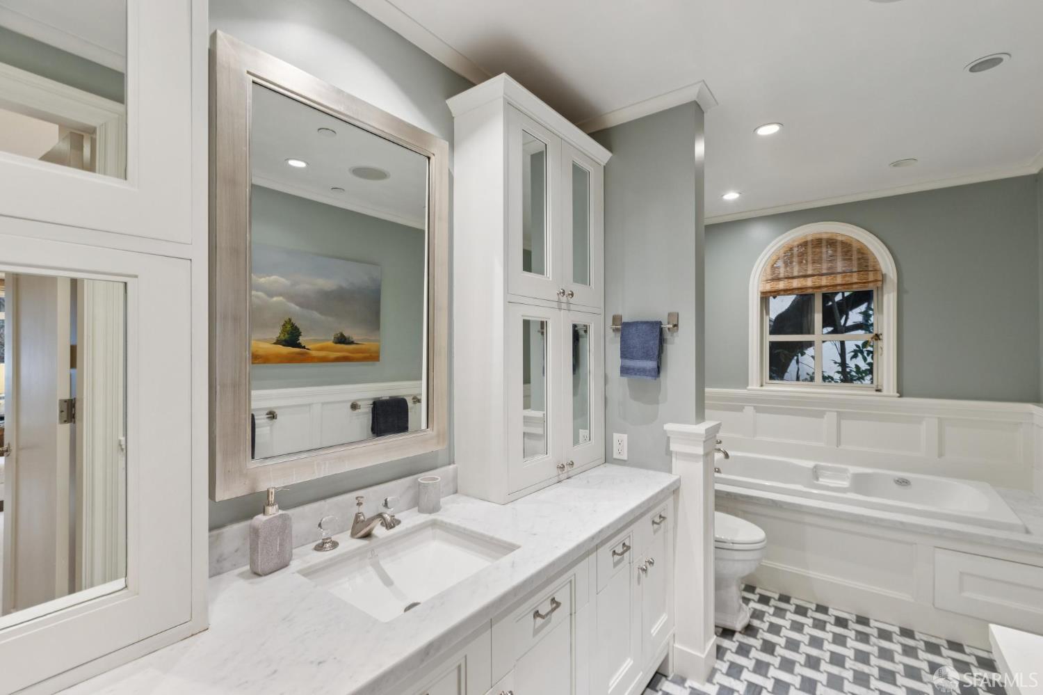 Detail Gallery Image 23 of 48 For 1150 Lombard St #18,  San Francisco,  CA 94109 - 2 Beds | 2 Baths