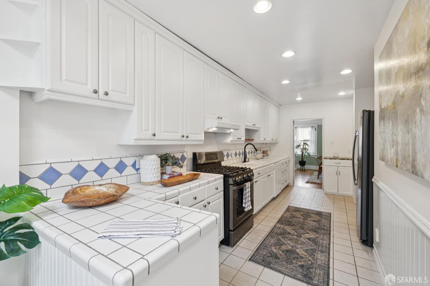 Detail Gallery Image 14 of 55 For 1439 22nd Ave, San Francisco,  CA 94122 - 3 Beds | 1/1 Baths