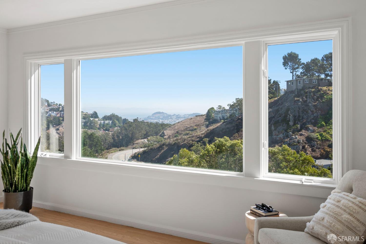 Detail Gallery Image 53 of 81 For 11 Encline Ct, San Francisco,  CA 94127 - 3 Beds | 3/1 Baths