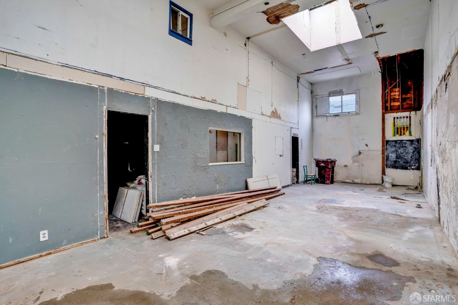 Detail Gallery Image 8 of 34 For 5300 Foothill Blvd, Oakland,  CA 94601 - – Beds | – Baths