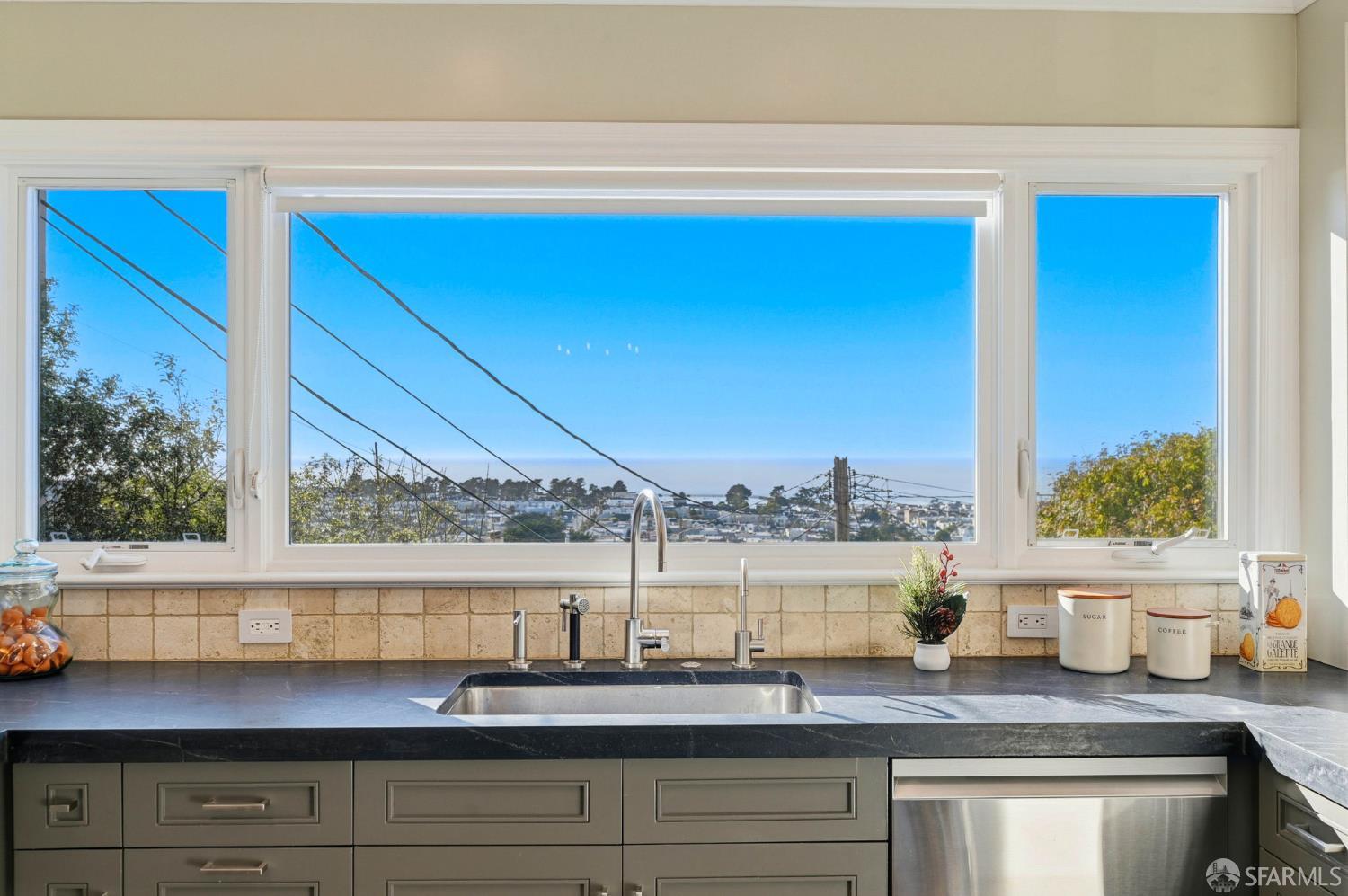 Detail Gallery Image 13 of 67 For 1983 15th Ave, San Francisco,  CA 94116 - 5 Beds | 4/1 Baths