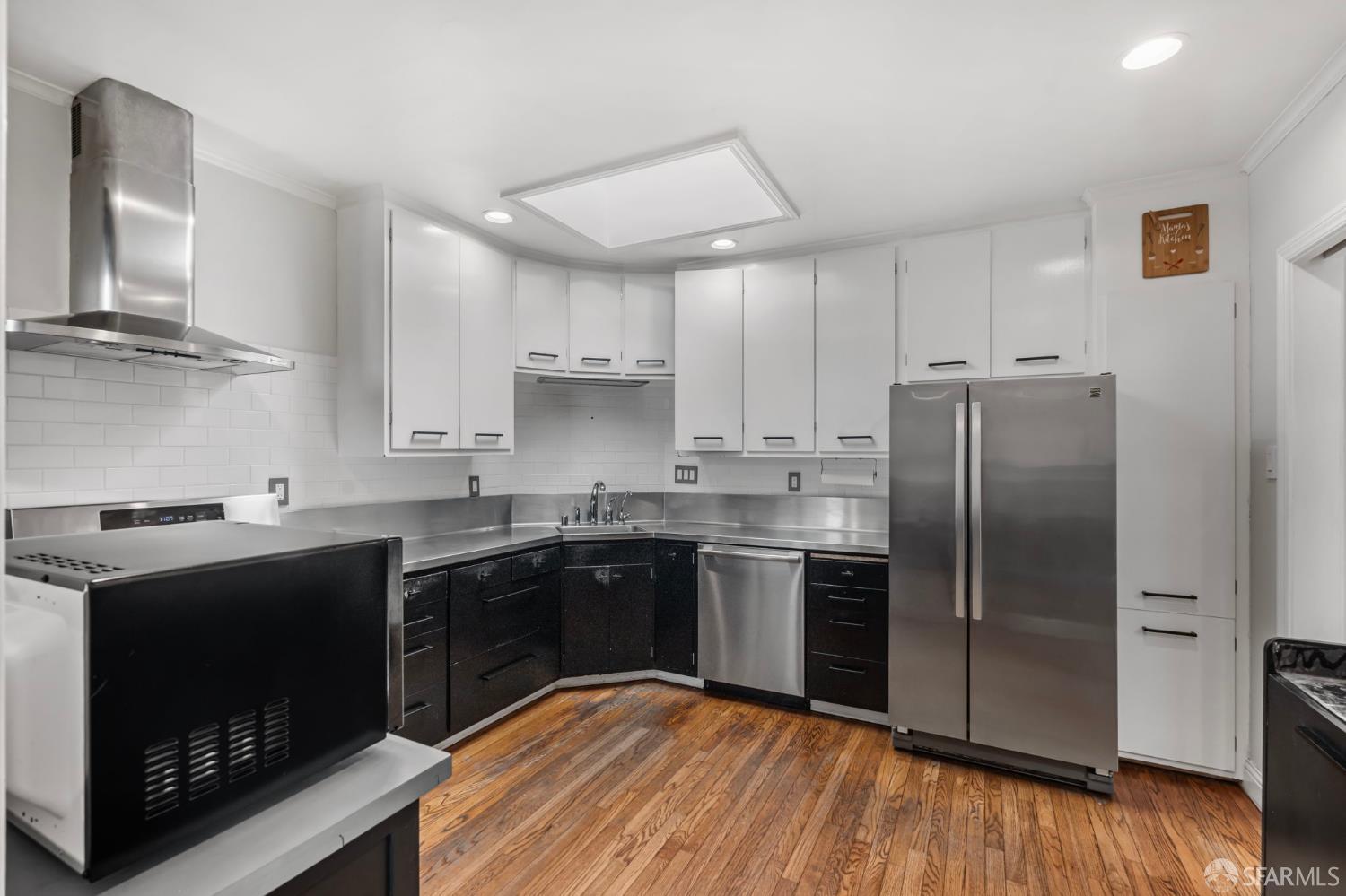 Detail Gallery Image 9 of 43 For 112 Baden St, San Francisco,  CA 94131 - 3 Beds | 2 Baths