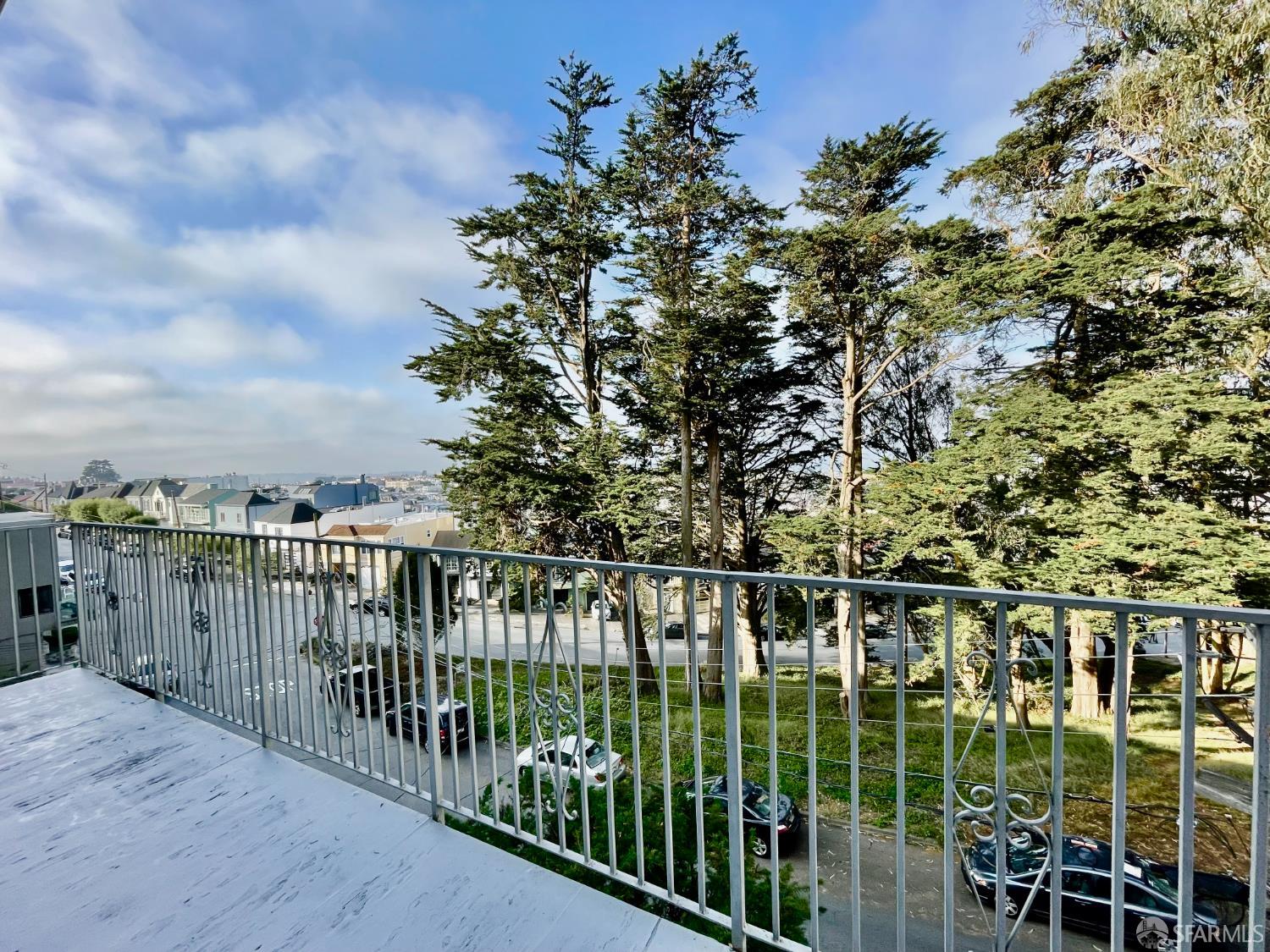 Detail Gallery Image 4 of 20 For 7 Sheldon Ter, San Francisco,  CA 94122 - 3 Beds | 3 Baths