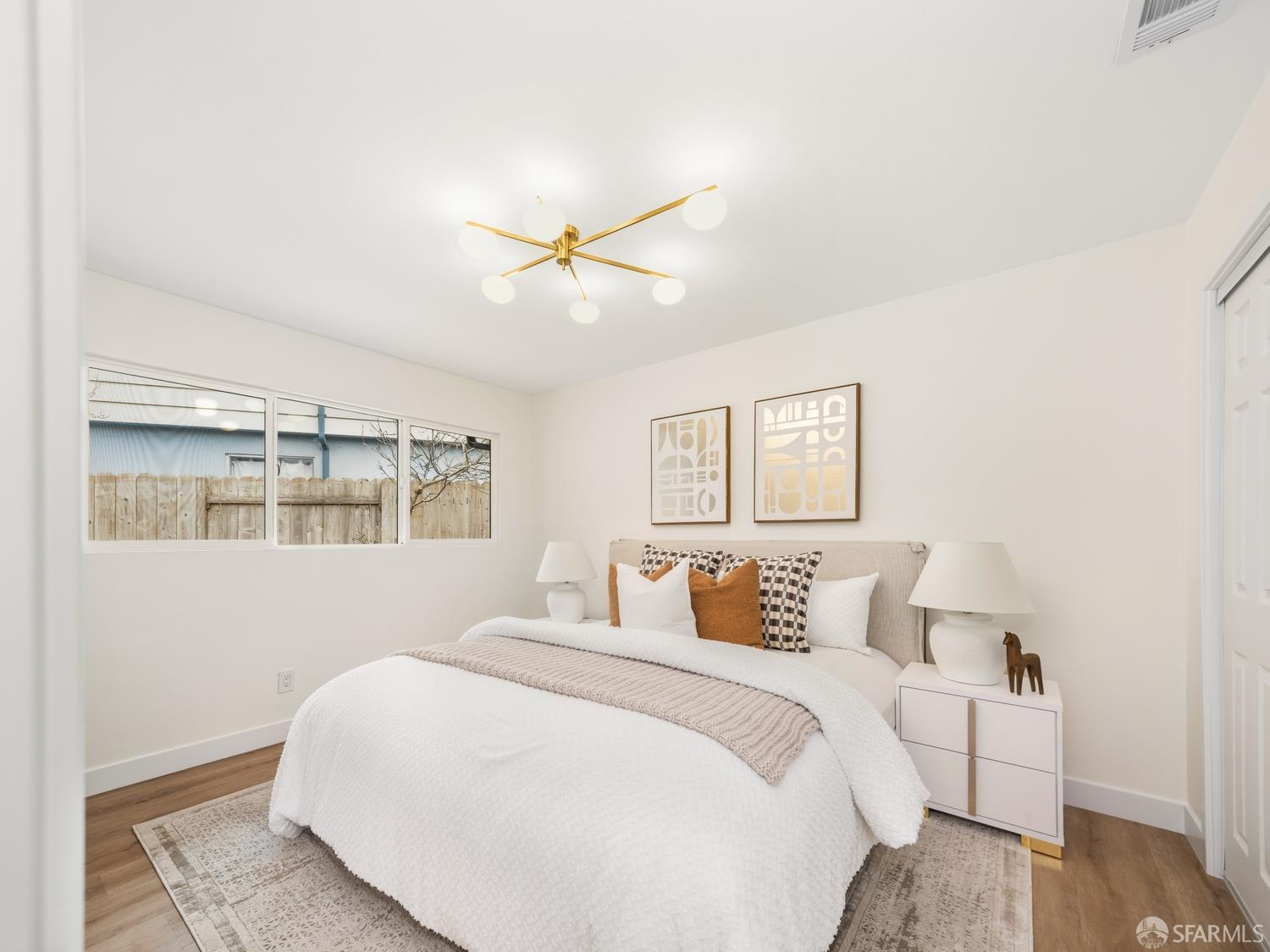 Detail Gallery Image 12 of 26 For 1107 Mason Dr, Pacifica,  CA 94404 - 4 Beds | 3 Baths