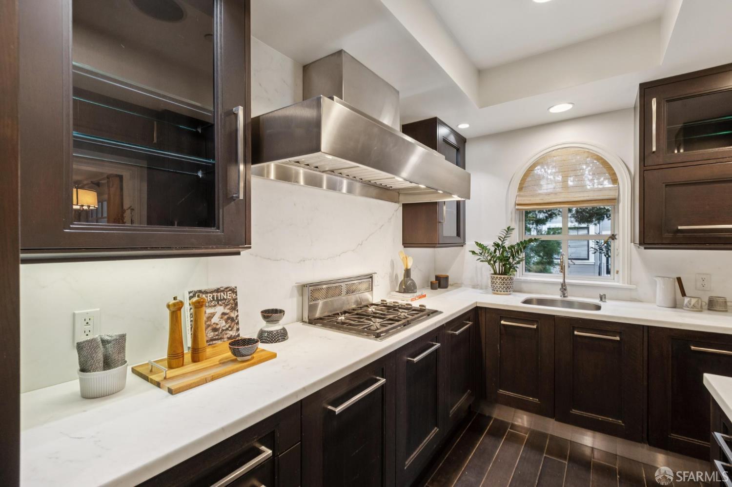 Detail Gallery Image 12 of 48 For 1150 Lombard St #18,  San Francisco,  CA 94109 - 2 Beds | 2 Baths