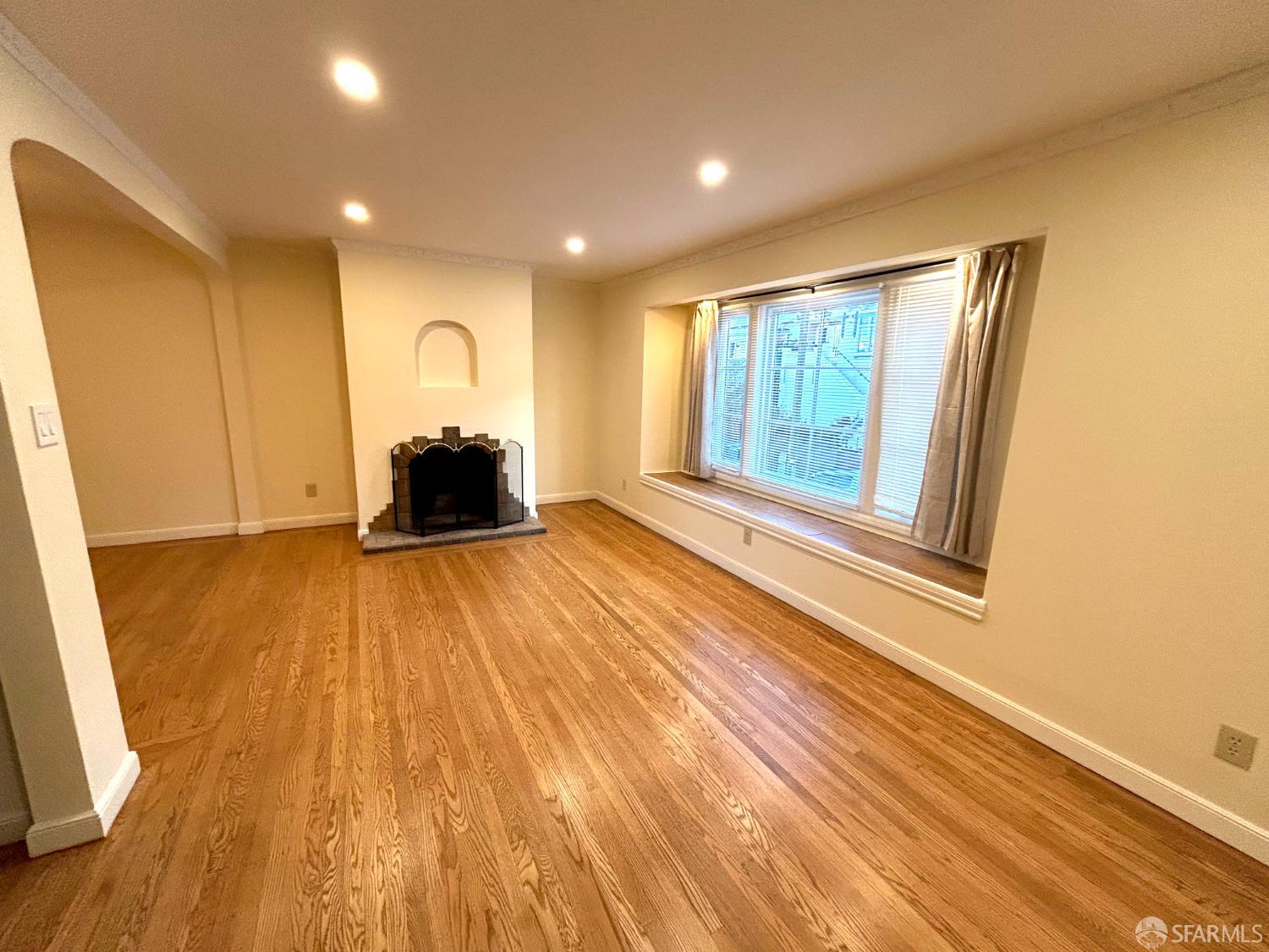 Detail Gallery Image 4 of 21 For 106 Caselli Ave #106,  San Francisco,  CA 94114 - 1 Beds | 1 Baths