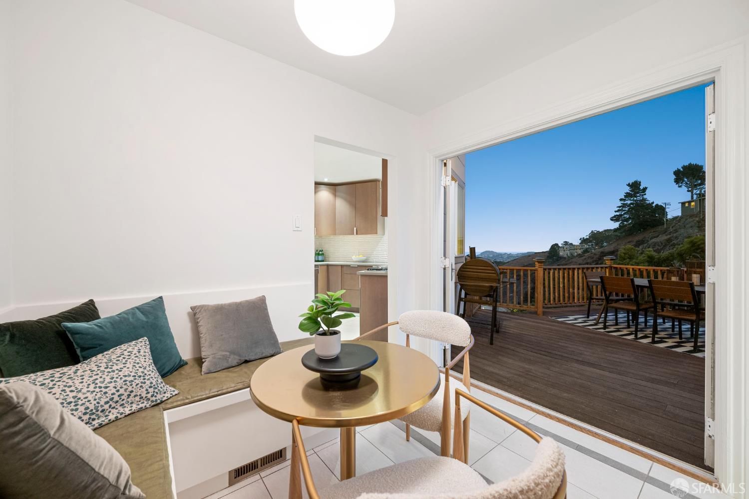 Detail Gallery Image 68 of 81 For 11 Encline Ct, San Francisco,  CA 94127 - 3 Beds | 3/1 Baths