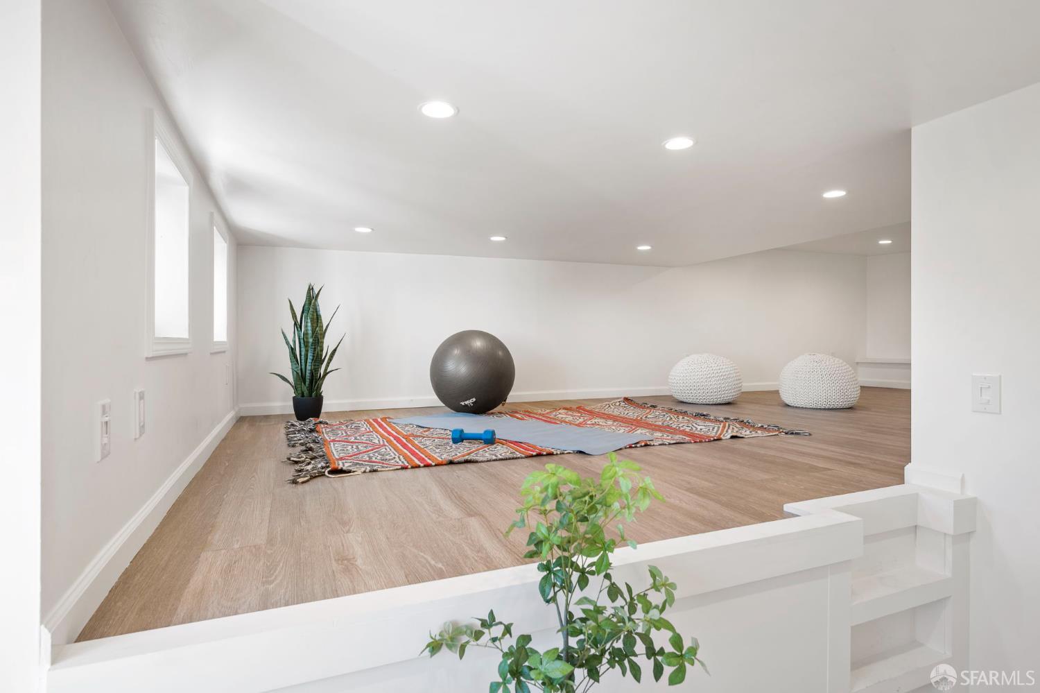 Detail Gallery Image 34 of 81 For 11 Encline Ct, San Francisco,  CA 94127 - 3 Beds | 3/1 Baths